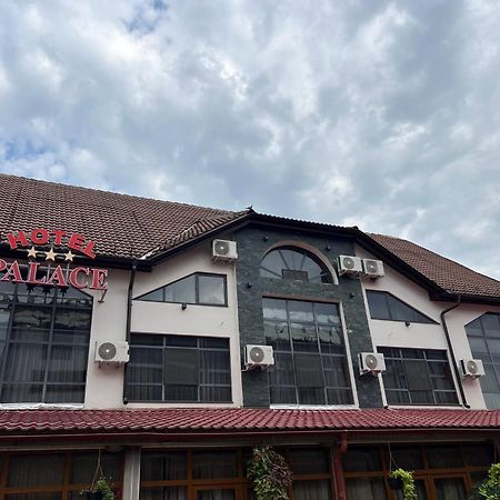 Hotel Palace ทาร์กู จิอู ภายนอก รูปภาพ